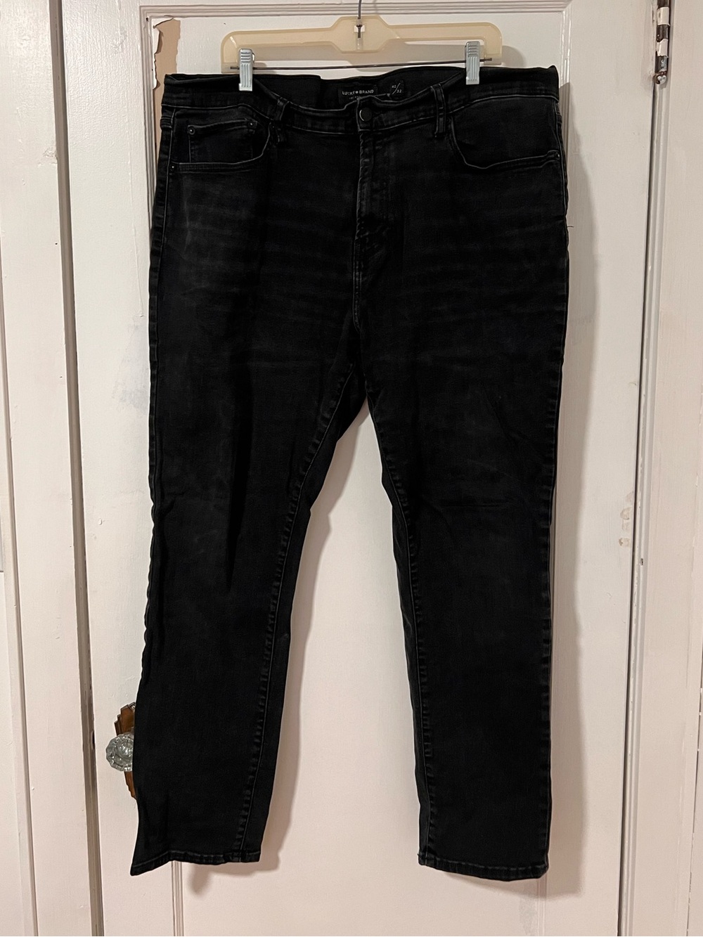 Lucky Brand Men’s Athletic Straight 410 Washed out Black Jeans, Size 40 x 32